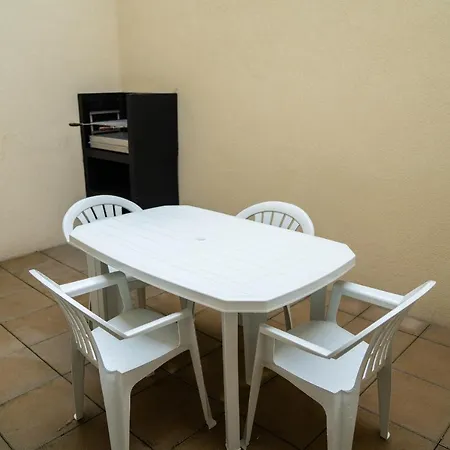 Hagah Alojamentos Διαμέρισμα