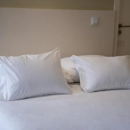 Hagah Alojamentos Γκιμαράες