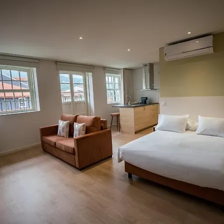 Hagah Alojamentos Διαμέρισμα *