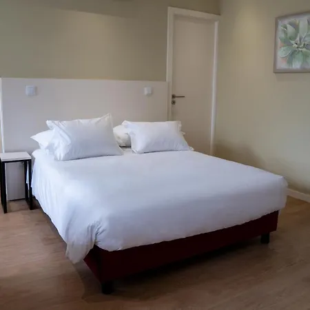 Hagah Alojamentos Διαμέρισμα *