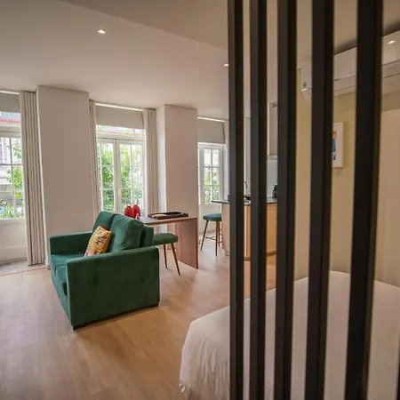 Hagah Alojamentos Διαμέρισμα