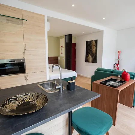 Hagah Alojamentos Διαμέρισμα Γκιμαράες